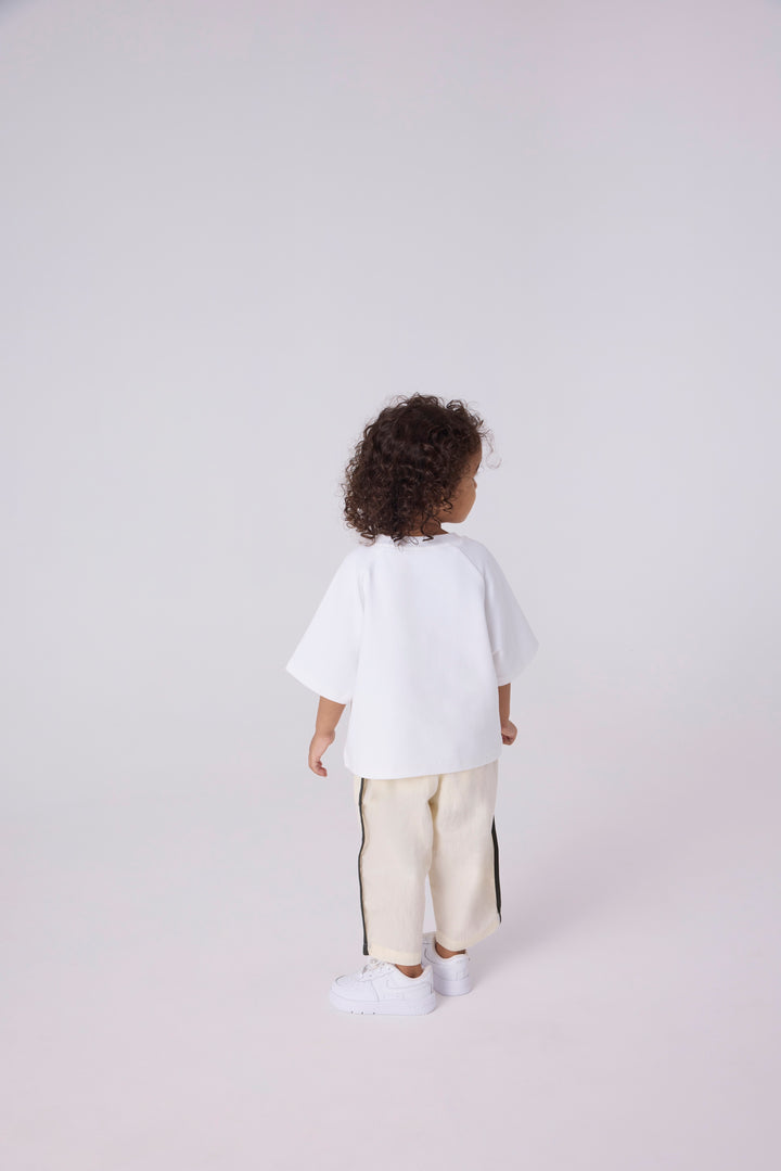 Hirafu Oversized Tshirt (Black Signature)