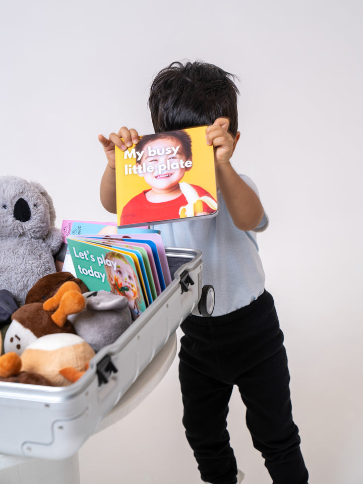 My busy little plate - A picture book
